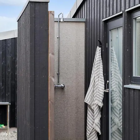 In With Kitchen Nyaraló